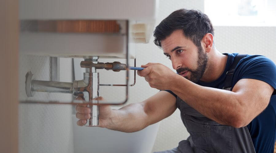 Expert burst pipe repair services in Yantis, TX